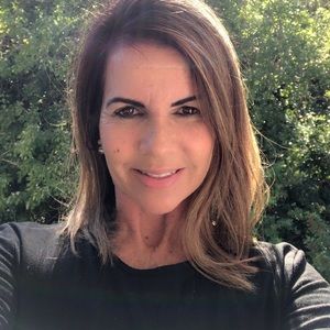 Meet your Posher, Ana